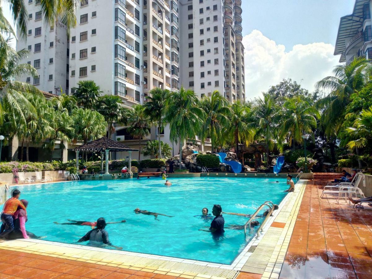 Aparthotel Costa Mahkota Malacca Exterior foto